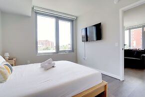 Clarendon Apt Near Subway