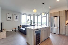 Clarendon Apt Near Subway