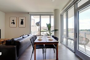 Clarendon Apt Near Subway