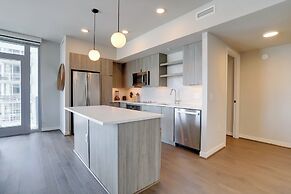 Clarendon Apt Near Subway