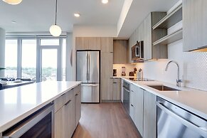 Clarendon Apt Near Subway