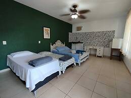 La Tana Del Tano Guest House