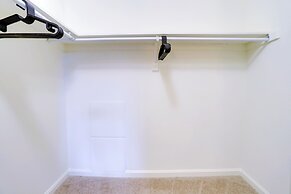 Stay with Comfort in Crystal City