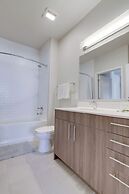 Spacious 2BR Apt with Den W Balcony