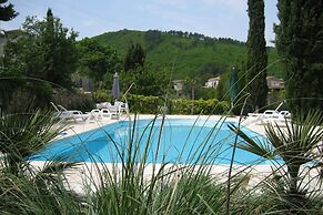 Pretty Holiday Home in Courry With Swimming Pool