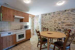Pretty Holiday Home in Courry With Swimming Pool