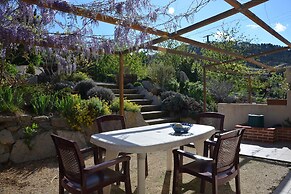 Pretty Holiday Home in Courry With Swimming Pool