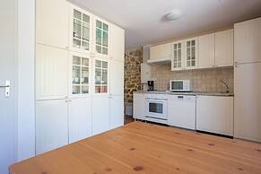 Pretty Holiday Home in Courry With Swimming Pool