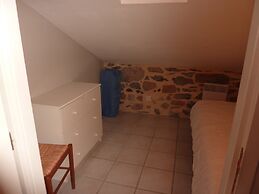Pretty Holiday Home in Courry With Swimming Pool