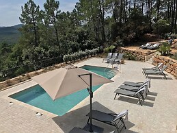 Contemporary Villa With Swimming Pool