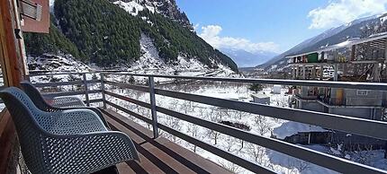 Treebo Premium Silverstone Resort With Mountain Valley View