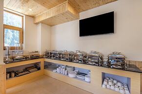 Treebo Premium Silverstone Resort With Mountain Valley View