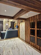 Hotel Regalia Suites