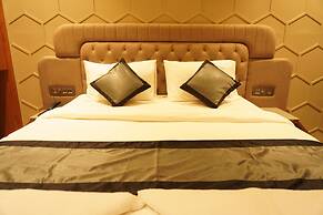 Hotel Regalia Suites