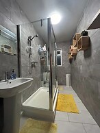Gloucester - 3 Bed House - Sleeps 7 - Pet Friendly
