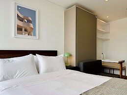 w Impressive 1BR in Bogota