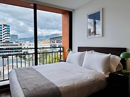 w Impressive 1BR in Bogota