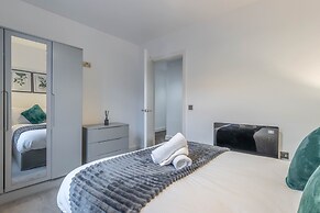1 Bed Flat - Sleeps 4 - Pets - Parking - Wifi