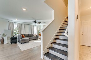 Spacious Home 11 Mi to San Antonio River Walk