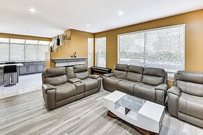 13 Mi to Dtwn Riverside: Socal Family Home!