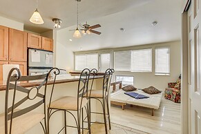 4 Mi to Vail Ski Resort: Cozy Getaway w/ Deck!