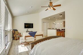 4 Mi to Vail Ski Resort: Cozy Getaway w/ Deck!