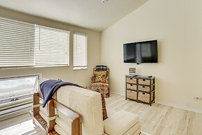 4 Mi to Vail Ski Resort: Cozy Getaway w/ Deck!