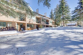 4 Mi to Vail Ski Resort: Cozy Getaway w/ Deck!
