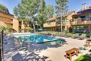 4 Mi to Vail Ski Resort: Cozy Getaway w/ Deck!