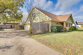 3 Mi to Lake Arlington: Texas Family Home