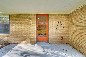 3 Mi to Lake Arlington: Texas Family Home