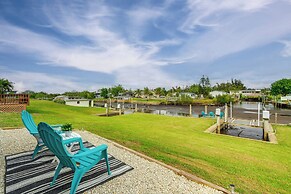 Dock & Lanai: Waterfront Punta Gorda Cottage