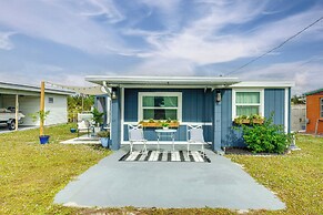 Dock & Lanai: Waterfront Punta Gorda Cottage