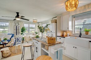 Dock & Lanai: Waterfront Punta Gorda Cottage