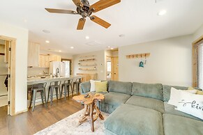 Outdoor Entertainment Spaces: Remote Pine Home!