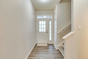 Close to Main Street: Townhome in Zionsville