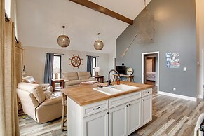 Lake Guntersville Getaway w/ Shared Boat Dock!