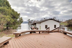 Shared Boat Dock: Lake Guntersville Hideaway!