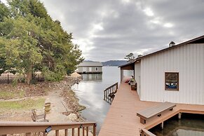 Shared Boat Dock: Lake Guntersville Hideaway!