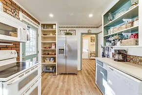 Walk to Downtown + Lake: Twain Harte Cabin