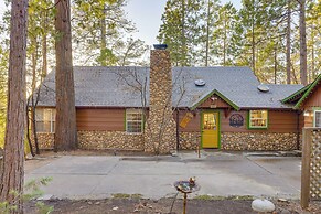 Walk to Downtown + Lake: Twain Harte Cabin