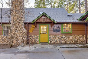 Walk to Downtown + Lake: Twain Harte Cabin