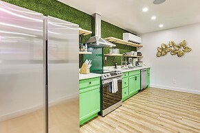 Multi-home Retreat on Colorado River w/ Boat Dock!