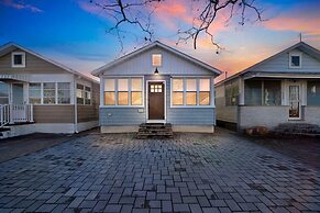 Cozy 3-br Retreat, Four Blocks To Beach & Boardwalk 3 Bedroom Home