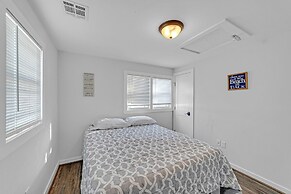 Charming 2-br Home, 4 Blocks To The Boardwalk 2 Bedroom Home
