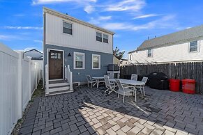 Charming 2-br Home, 4 Blocks To The Boardwalk 2 Bedroom Home