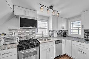 Charming 2-br Home, 4 Blocks To The Boardwalk 2 Bedroom Home