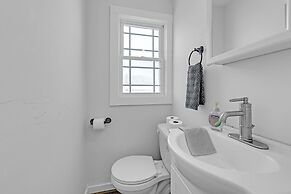 Charming 2-br Home, 4 Blocks To The Boardwalk 2 Bedroom Home