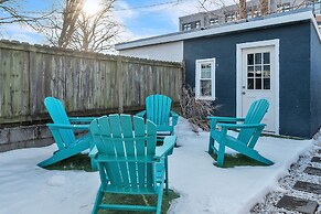 Chez Old Town Walk To Shops Metro & Waterfront 2 Bedroom Townhouse