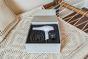 Chez Old Town Walk To Shops Metro & Waterfront 2 Bedroom Townhouse